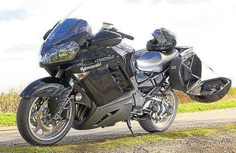 2010 Kawasaki 1400GTR Quick Review MoreBikes