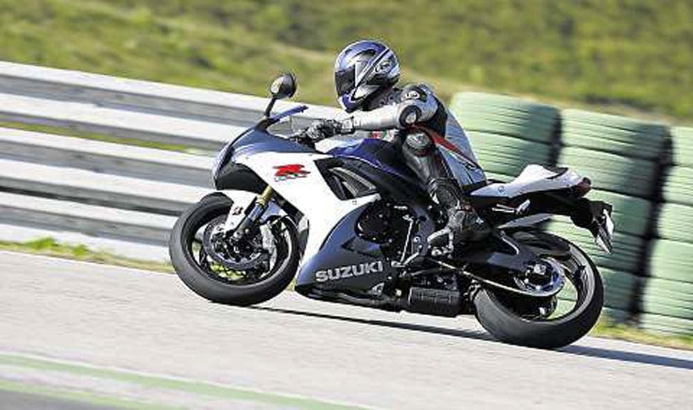 Suzuki-GSX-R750-2