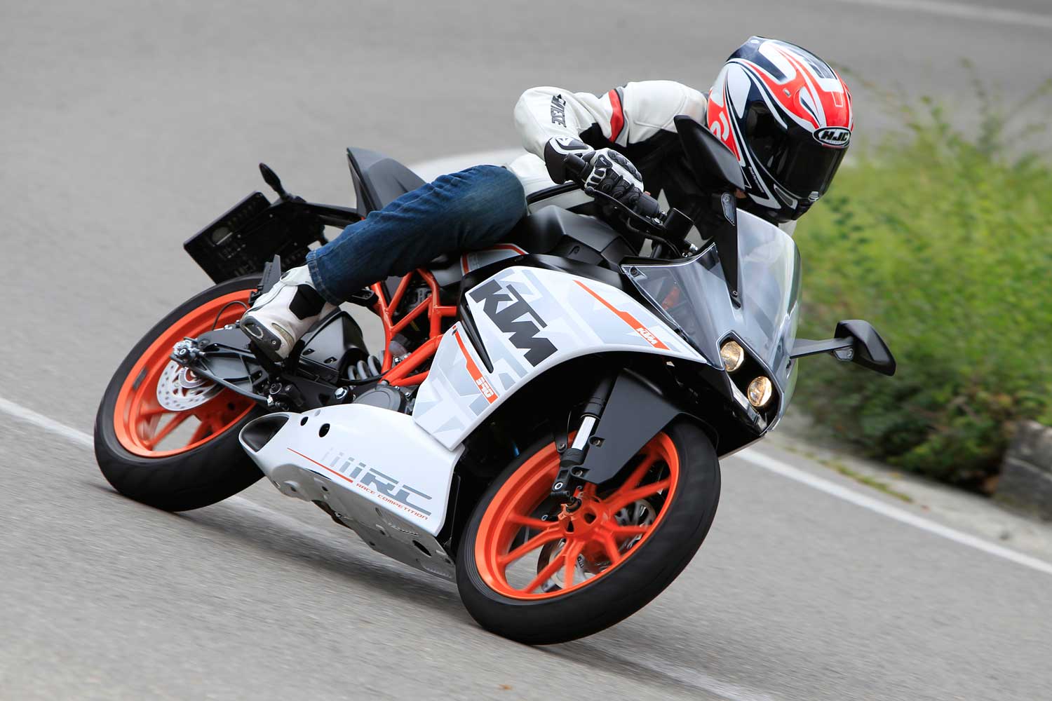 KTM RC390 2020 軽さを活かしたキレのある走りが身上  バイクインプレッション  タンデムスタイル