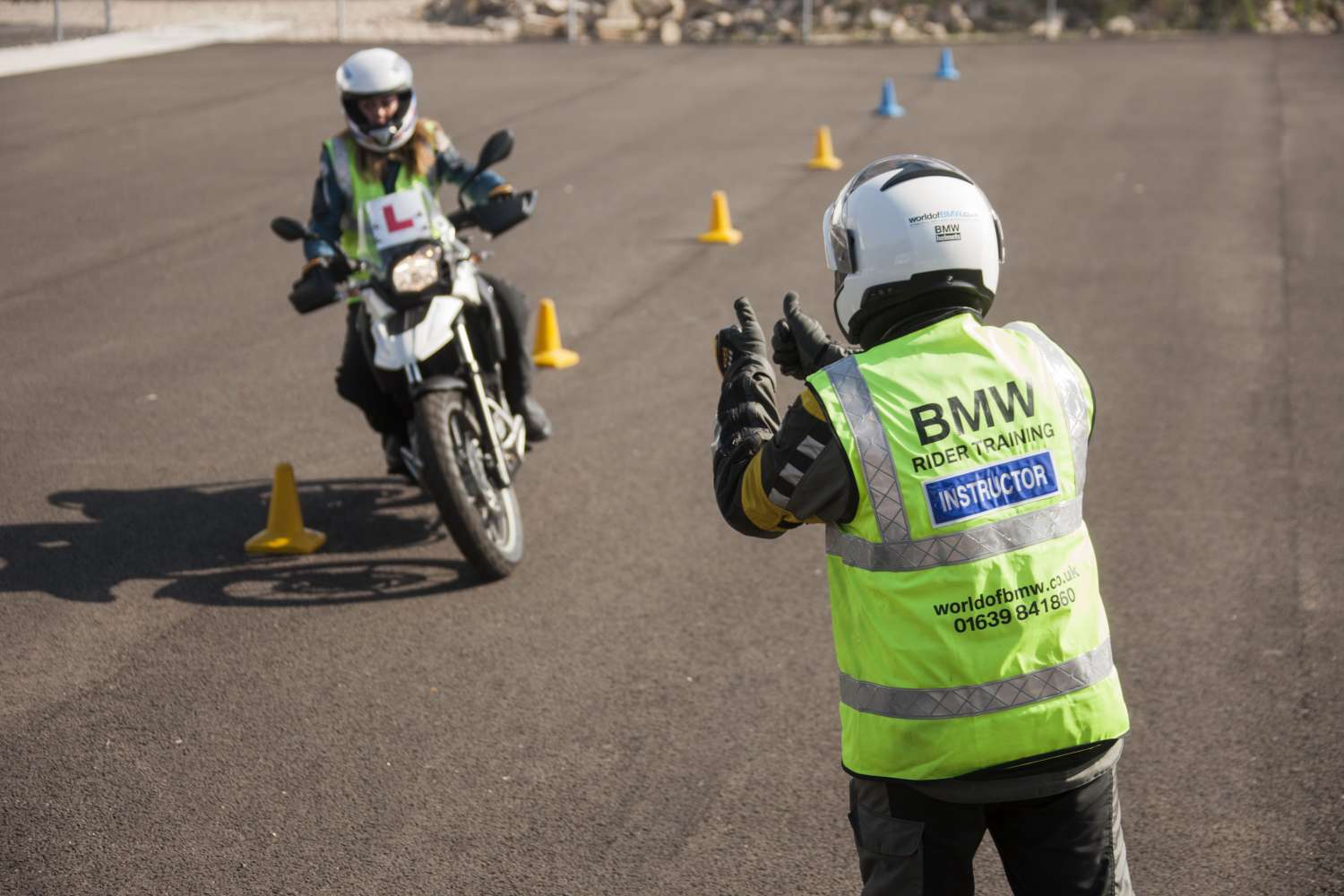 Learn to ride a motorcycle with BMW MoreBikes