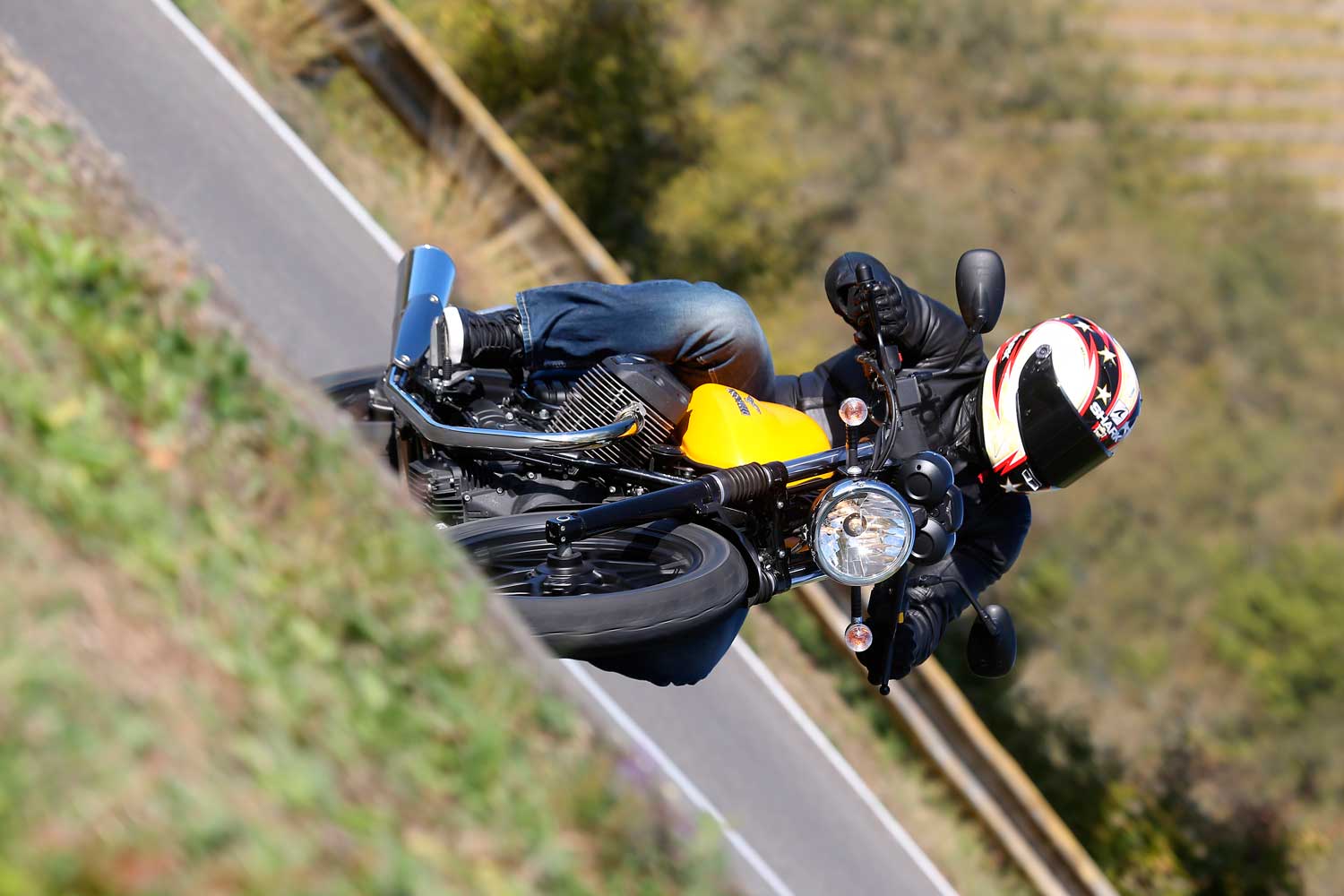 Moto-Guzzi-V7-040-AS3Y0307