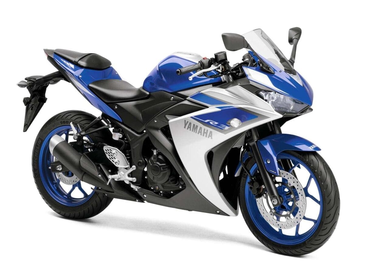 Yamaha r3 on road on sale price