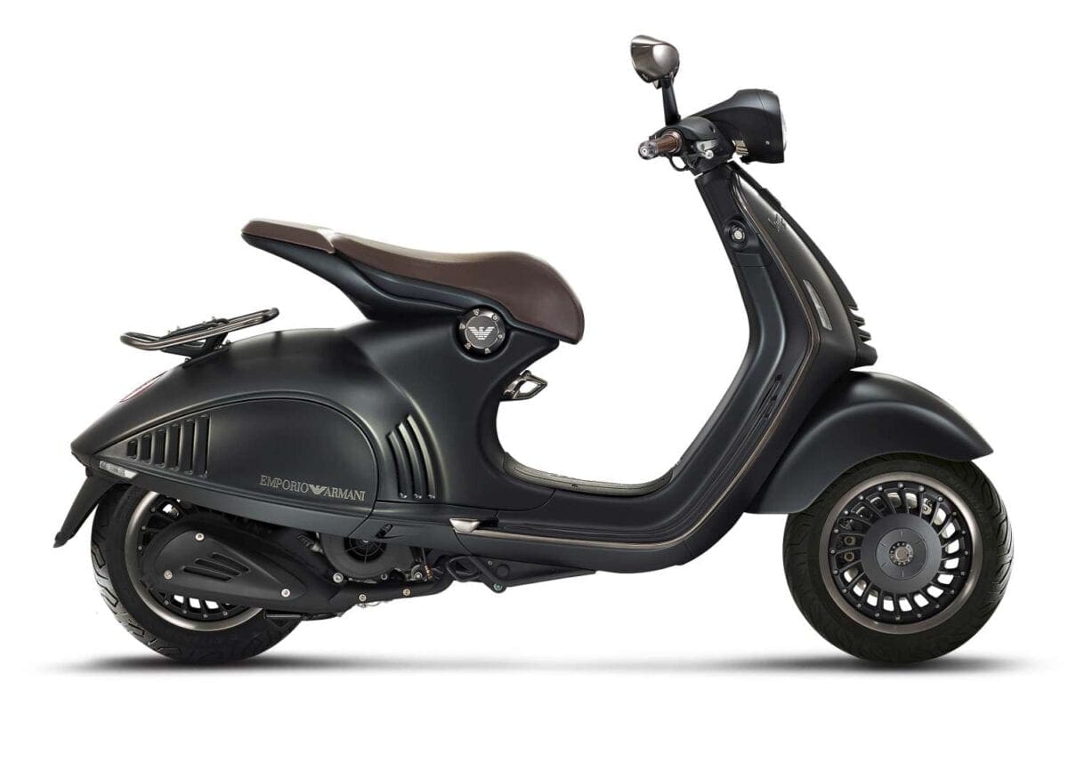 EA VESPA 946_right side2