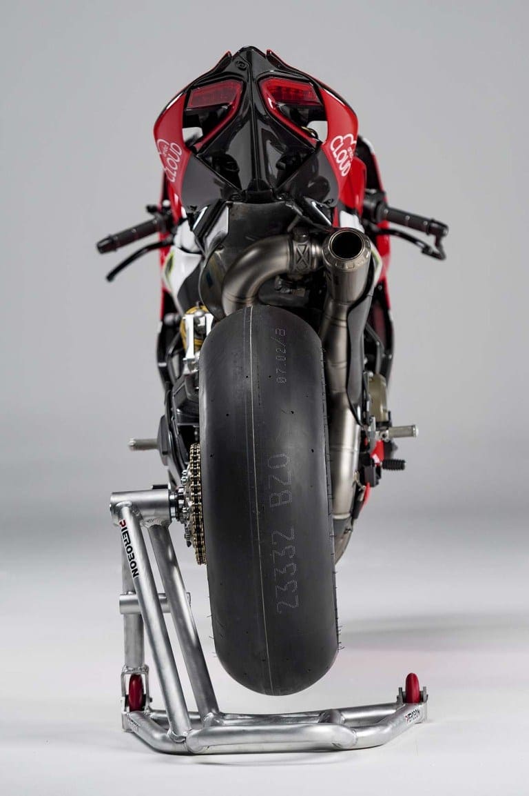 Aruba-Ducati-Corse-World-Superbike-Team-22