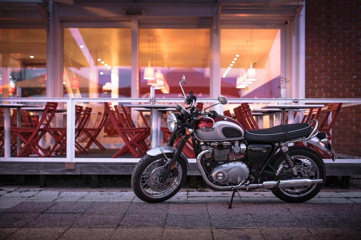 Triumph Bonneville t120 Black
