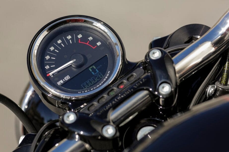 Harley-Davidson Roadster - clock