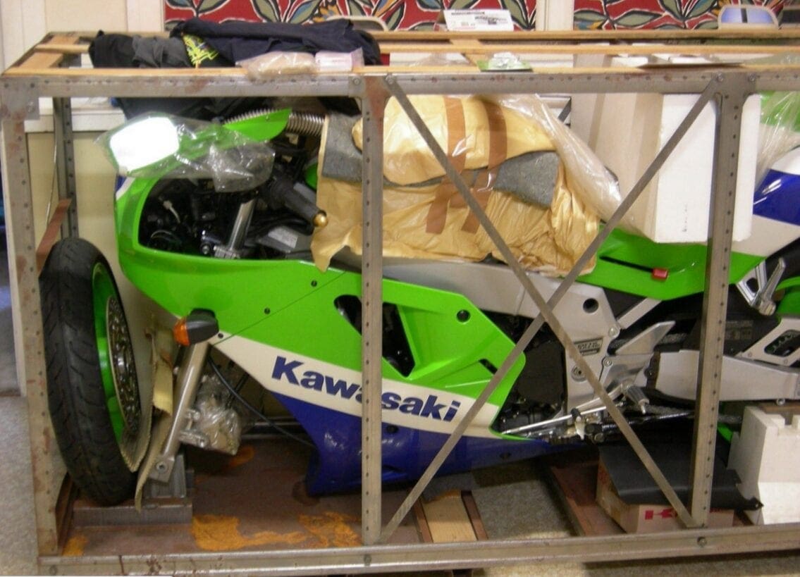 kant Perennial gårdsplads Brand new, uncrated, untouched 1990 ZXR750 H2 up for a sale on Ebay right  now | MoreBikes
