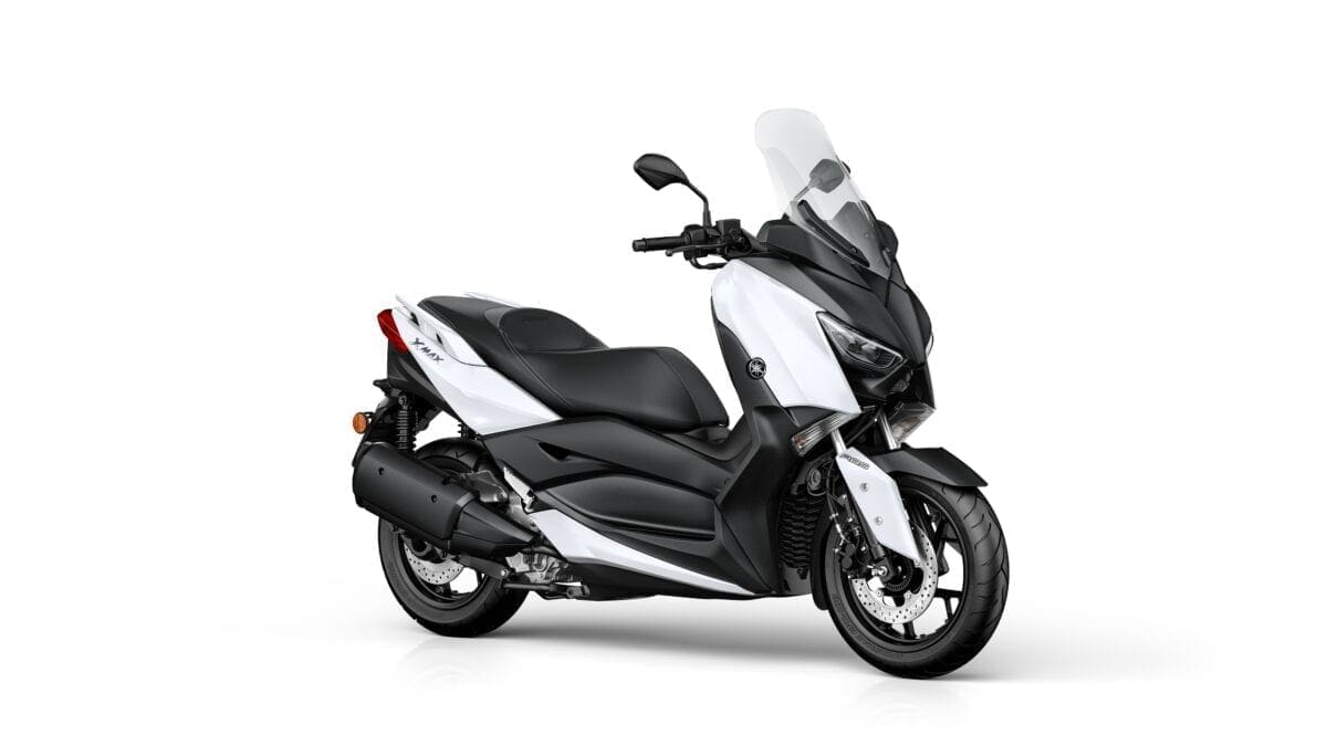 Yamaha launches 2017 X-MAX 300 super scooter