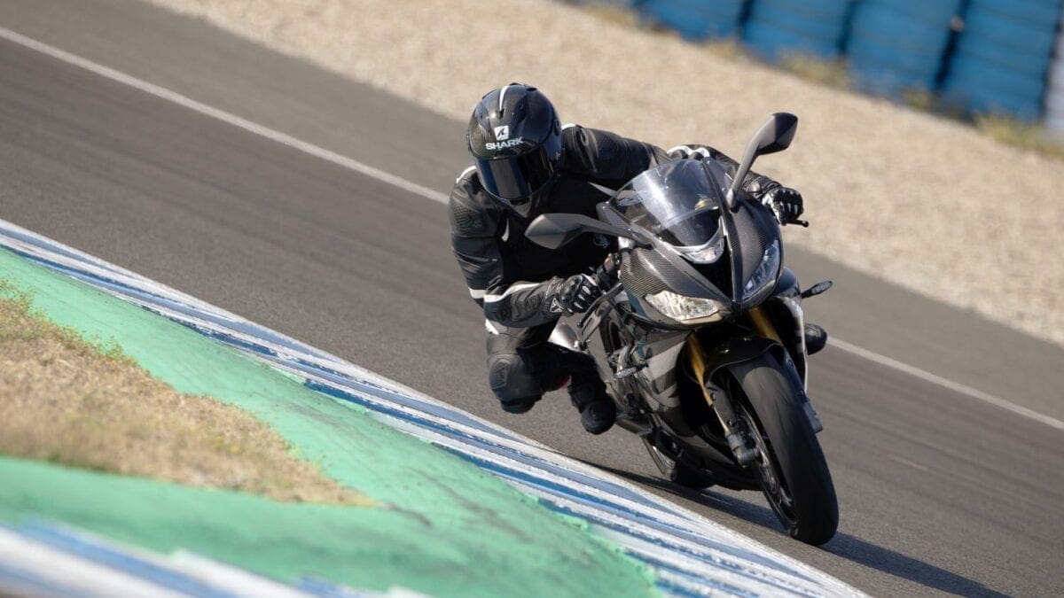 2021 triumph daytona 765