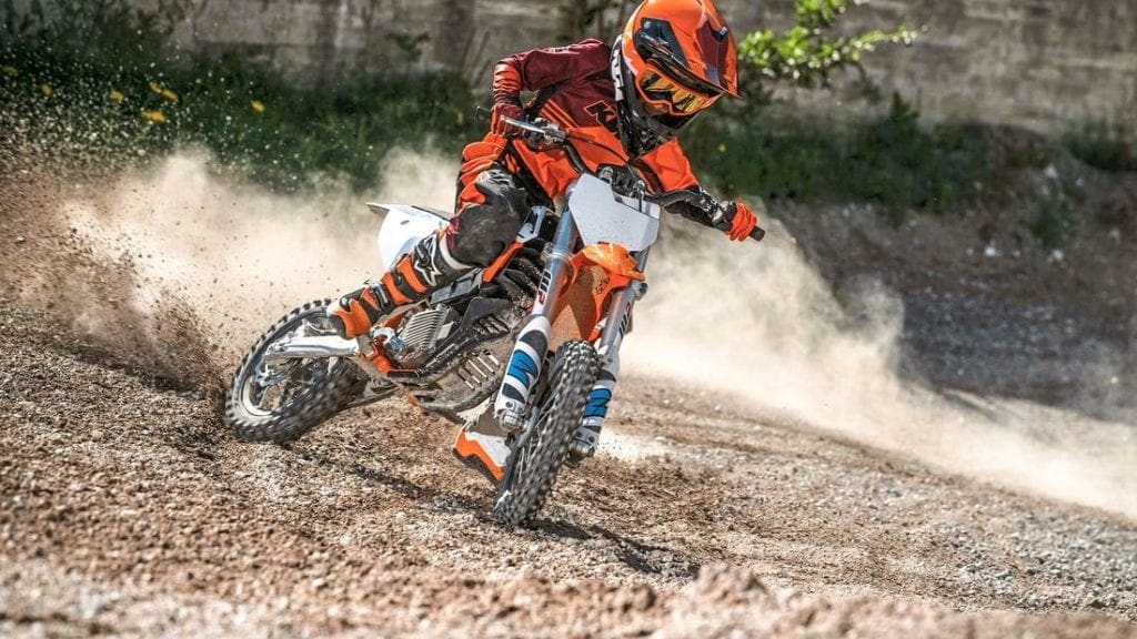 KTM's new small electric motocross bike, the SX-E5, is at the forefront of small electric motorcycle competition for 2020