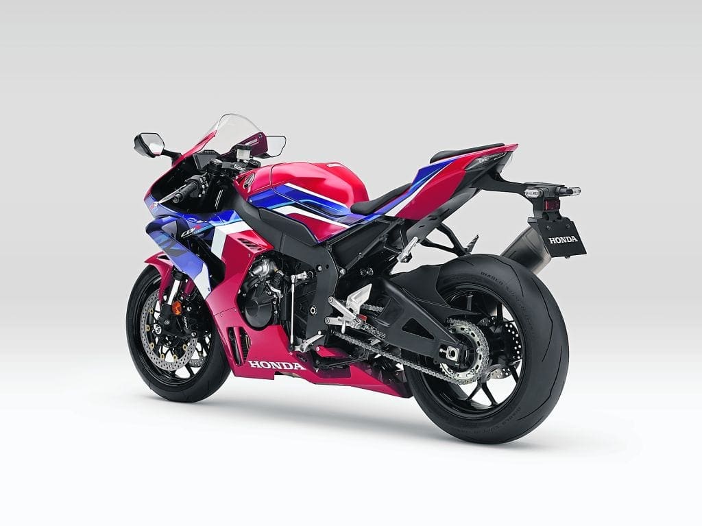 This is the standard-spec 2020 Honda Fireblade. Black SHOWA forks are the immediate giveaway but the big wings on the SP are also on the stocker motorbike.