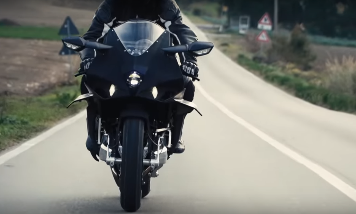 The Bimota H2 Tesi motorcycle looks so, so good in black. That front end looks even more menacing with no other colours around it to detract from the chunky look. 