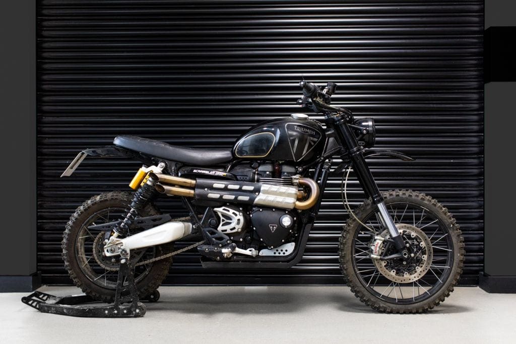 This is the Scrambler 1200 that James Bond rides up the side of an old castle in No Time To Die. Or it's one of the ones made for the new film, at least. Either way, it looks trick - very trick.