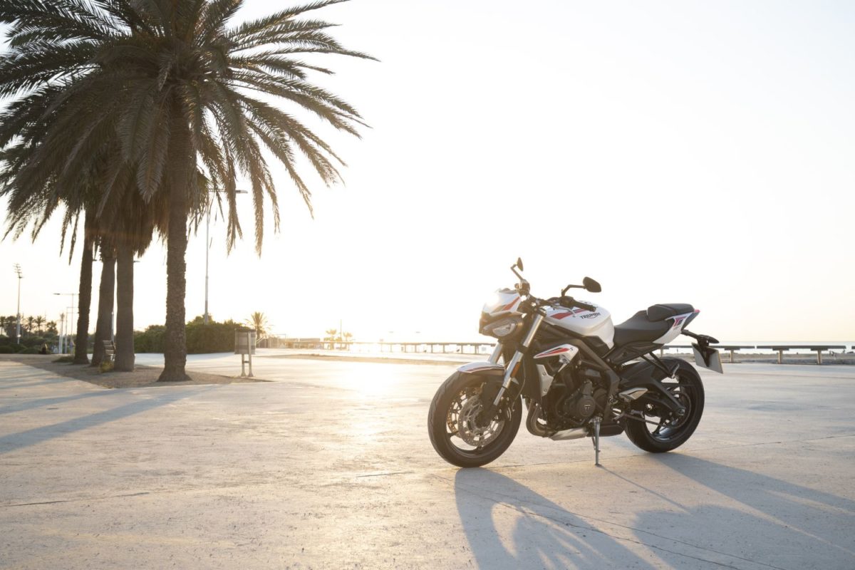 Everything YOU need to know about Triumph’s NEW Street Triple S for 2020. FULL technical specifications, the OFFICIAL documents from the factory and a MEGA photo gallery.