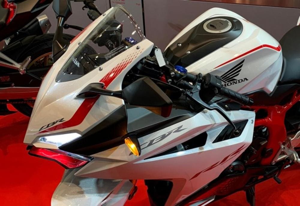 Honda S Cbr250rr Hots Up For The Little Fireblade Motorcycle Gets Sharper