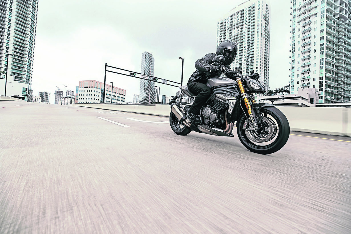 Speed Triple 1200 RS - Hero Riding 17