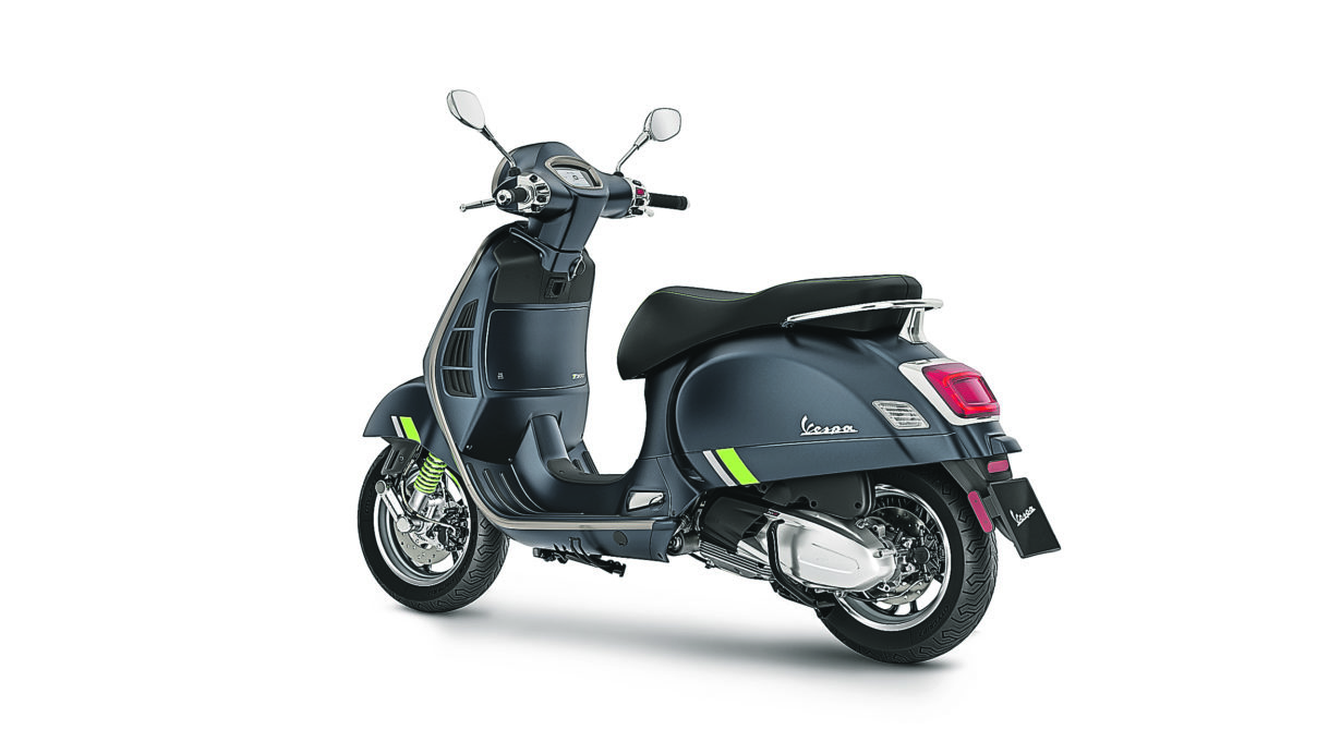 02 - Vespa GTS SuperTech 300