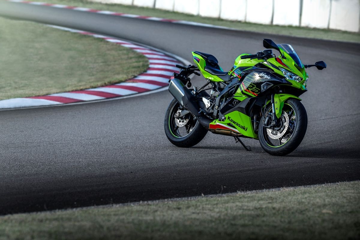 2024 Kawasaki Ninja ZX-4R on the track.