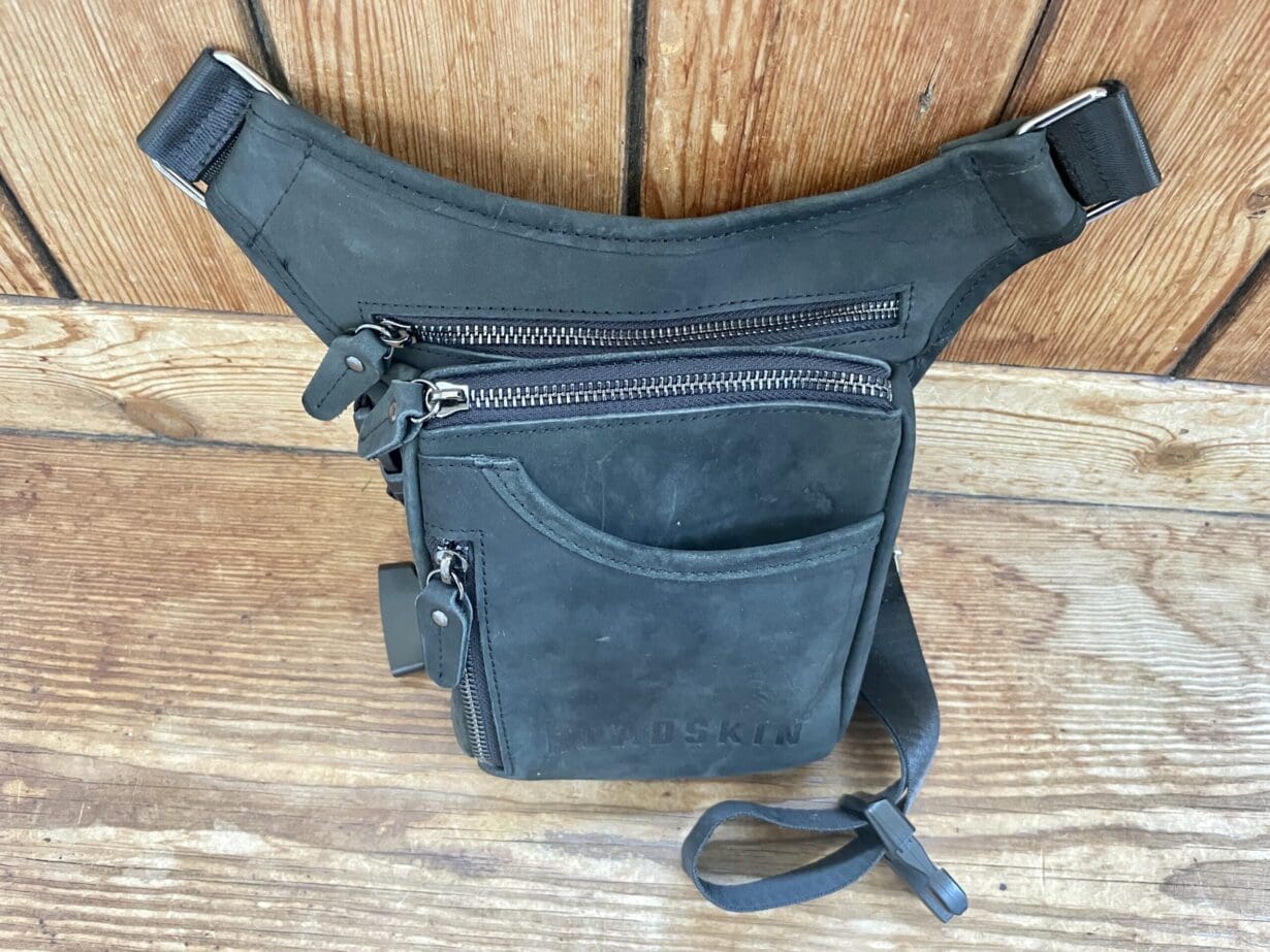 The leather leg bag from Roadskin