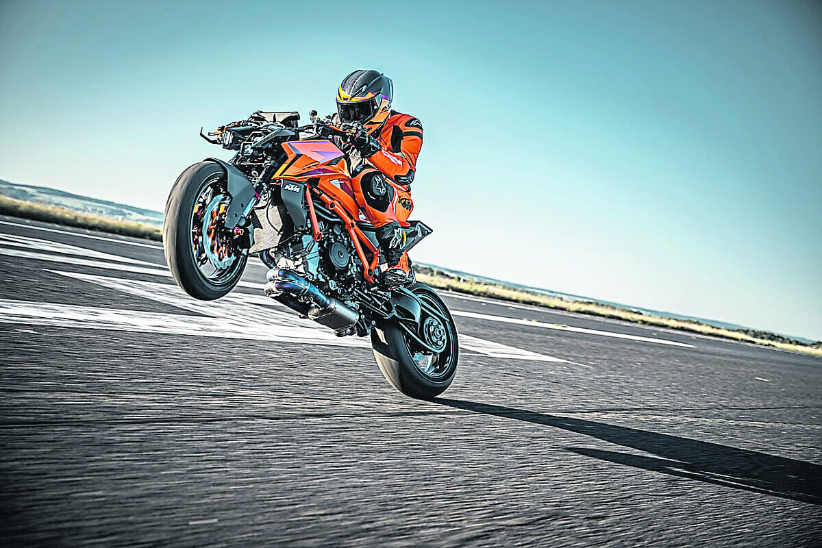 KTM unveils new Super Duke 1390 R