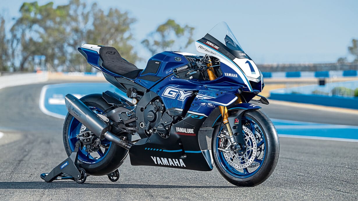 YAMAHA R1 Race and GYTR MoreBikes