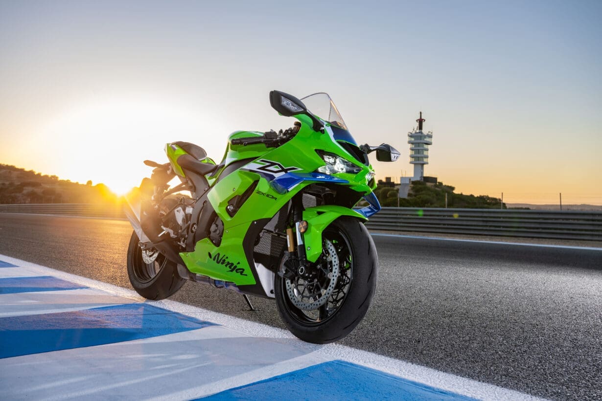 KAWASAKI: 2026 Ninja ZX-10R takes flight with radical aero… | MoreBikes